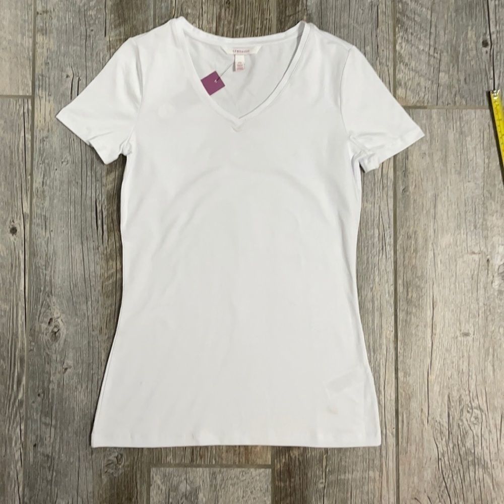 White LTS Basic tee NWT xsmall